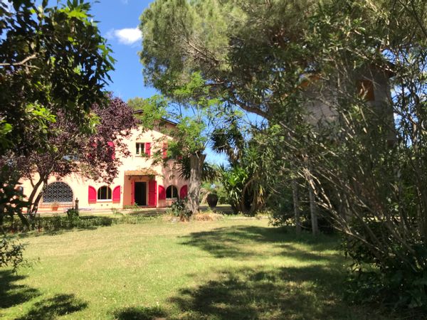 Wonderful Tuscany country house with a huge yard just 5 minutes drive from the beach!