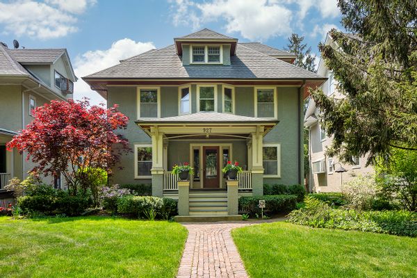 Spacious Craftsman family home in Chicago's North Shore