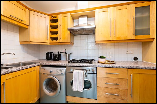 Sunny 2 bed apartment in the heart of Dublin - quiet but still close to everything!