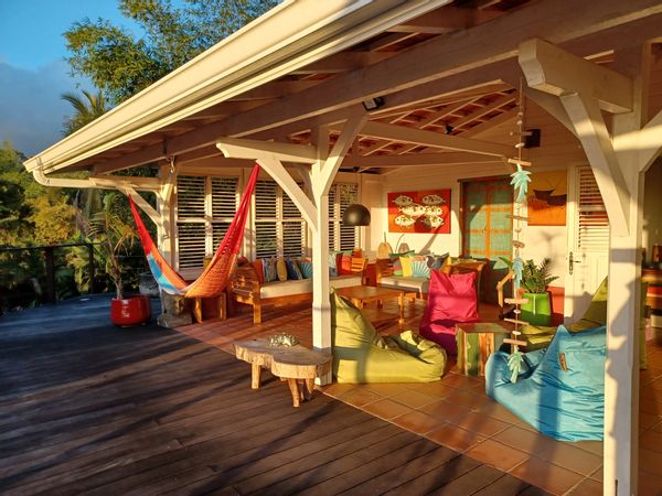 Villa paradisiaque au cœur d'une végétation tropicale !