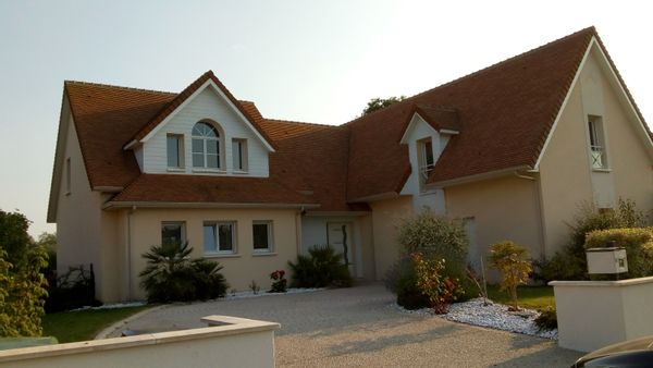 Maison entre Caen et la mer, avec piscine chauffée