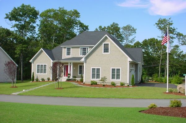 Charming New England House near world class Narragansett Beach, voted best beach in New England!