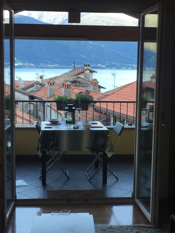 LAKE COMO, ITALY. PANORAMIC LAKE AND ALPINE VIEWS