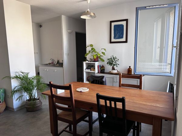 Appartement lumineux en centre village