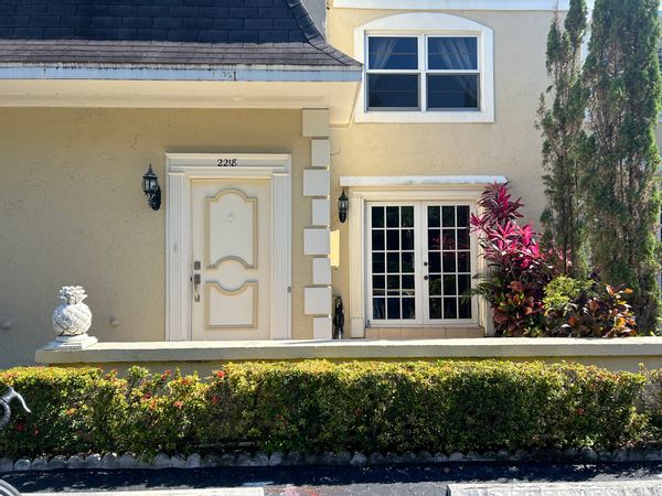 Grande maison de ville à Hallandale Beach, Floride - pour 2 personnes seulement
