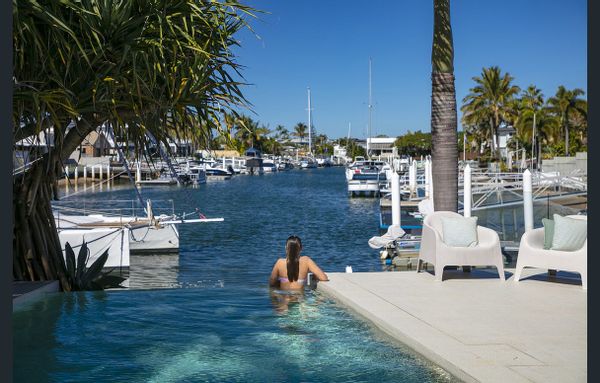 NO AVAILABILITY: Waterfront, 4 bedroom family home