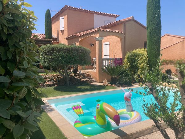 Agréable languedocienne sur un terrain paysagé située dans un quartier résidentiel très calme.