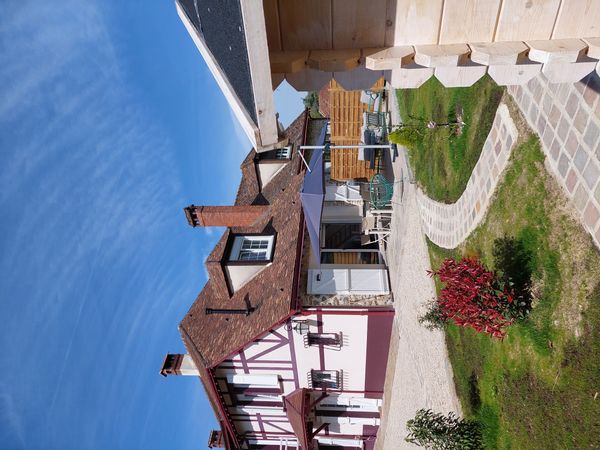 Belle maisonnette  située en bordure de forêt à 5 min de Rambouillet et de son château.