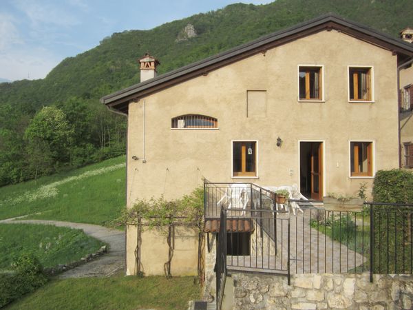 In Veneto, at the foot of the Pasubio massif, comfortable house in a quiet, authentic hamlet