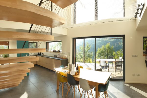 Maison contemporaine  en Ardèche dans cadre de verdure