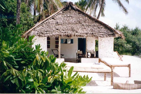Zanzibar 60 m² beach villa. ZERO GUESTS POINTS. IN A ONE HECTARE PRIVATE PARK. THIS IS LUXURY