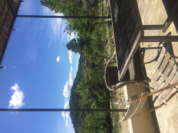 maison en campagne avec très belle vue sur le village à Beaumont-de-Pertuis, France