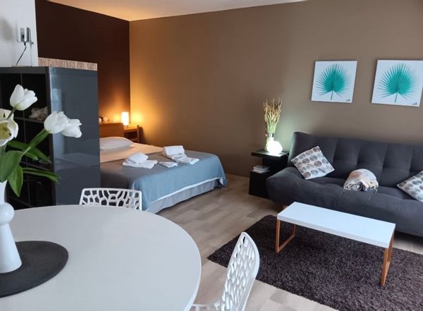 C'est un appartement dans un bel immeuble récent dans un quartier privilégié près du NEGRESCO.