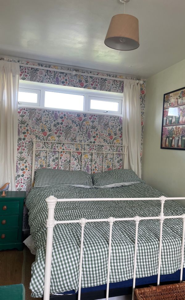 Eleanor's private room - near Thames path