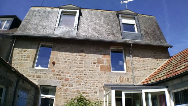 Belle maison en pierre en baie du Mont Saint Michel