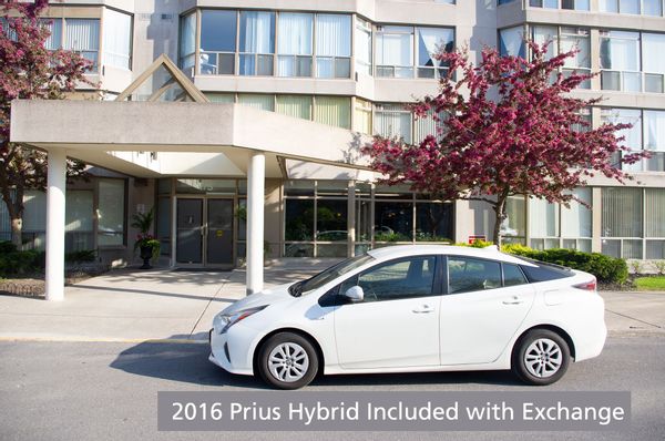 Modern 2 Bedroom, 2 Bath Condo - with Hybrid Car, just north of Toronto