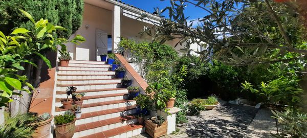 jacques's house