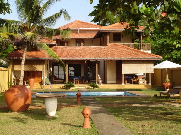 Stunning Beachfront  Home, South of Sri Lanka, fully staffed