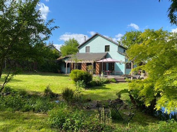 Maison à la campagne près de Nantes,  à 1 h de la plage et 1h20 du Puy du Fou ! We go to Amsterdam in August.