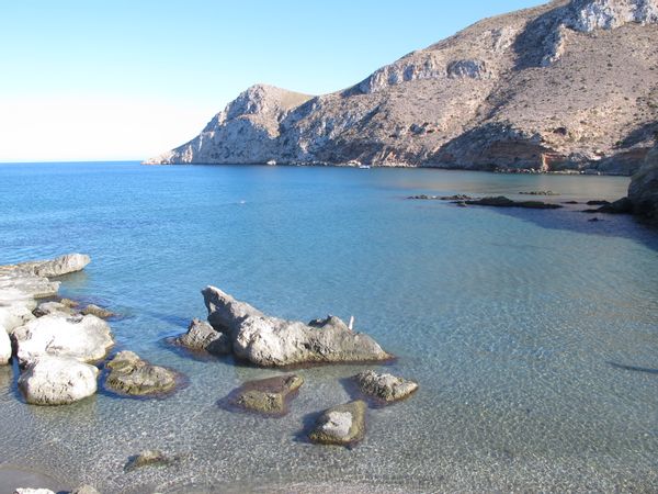 Cozy house between the mountains and the sea.