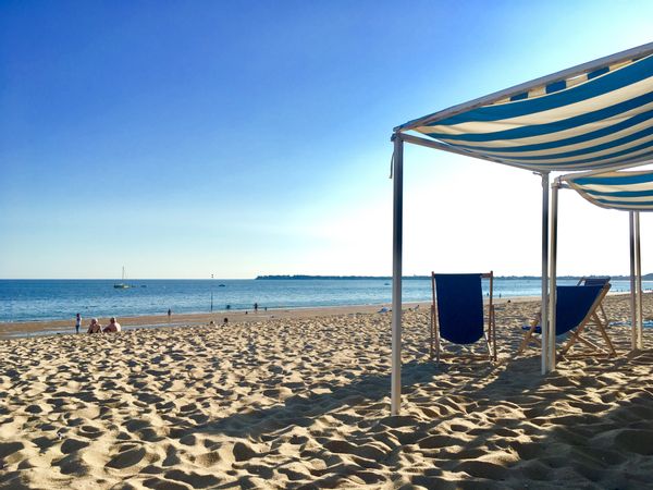 Mon studio "tout à pied" au coeur des commerces, 400m de la plage, 250m de la gare.