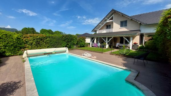 Maison avec piscine en Savoie