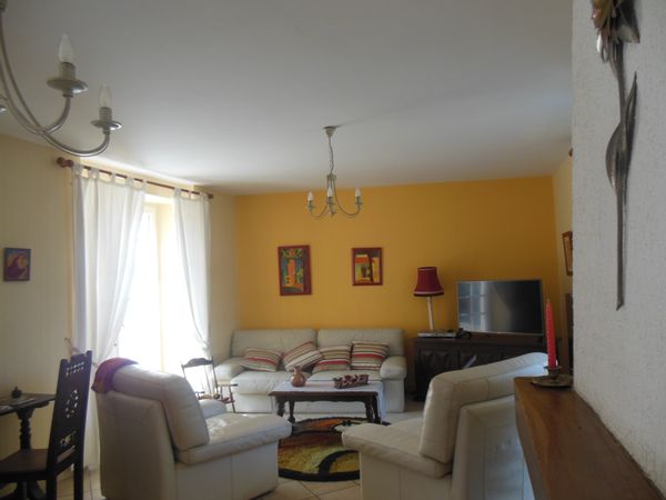 Maison de campagne "La Treille" au coeur d'un village typique