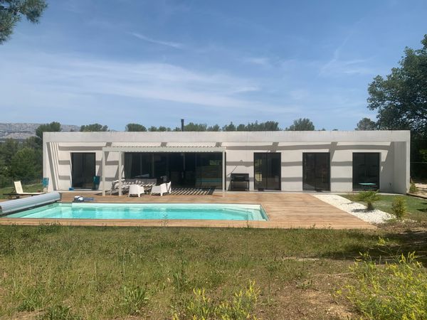 Modern house in Provence