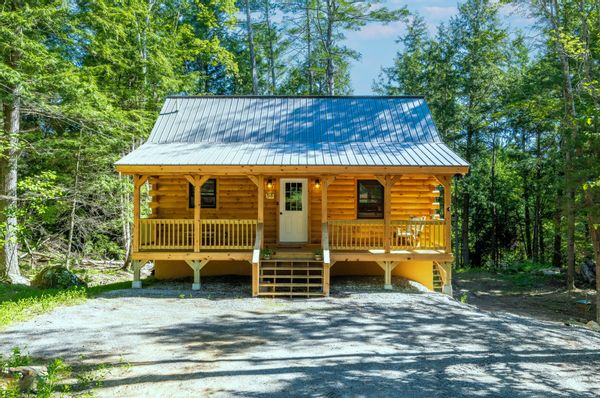 NANCY'S LOG CABIN
