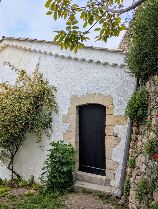 Petite maison au calme à 6 minutes à pieds du centre ville.