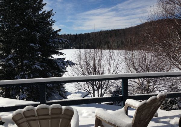 Chalet dans les Laurentides, acces au lac!