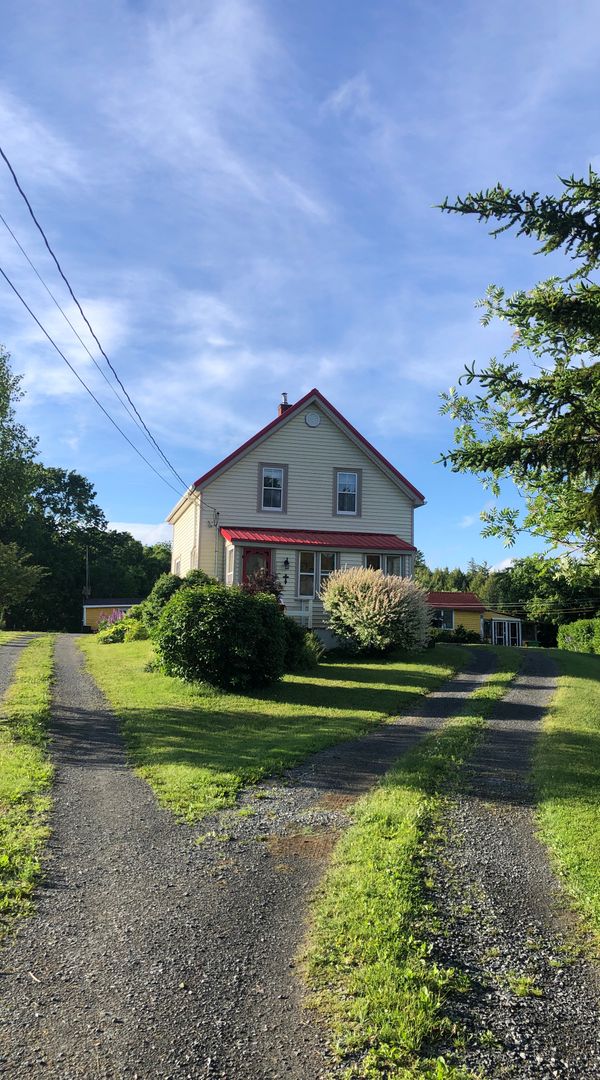 Quaint country home in Canada’s Ocean Playground-Nova Scotia