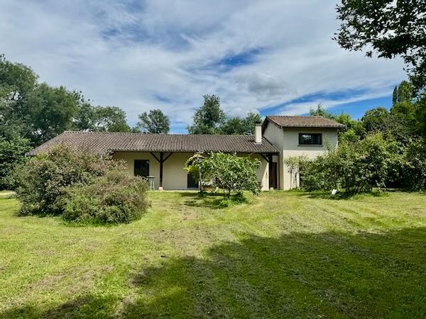 Maison à la campagne près de Lyon