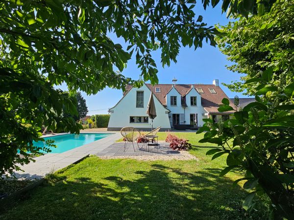 Magnifique villa avec Piscine chauffée au centre de l'Europe