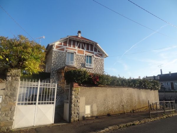 Maison morétaine à 10 min de Fontainebleau et 50 min de Paris