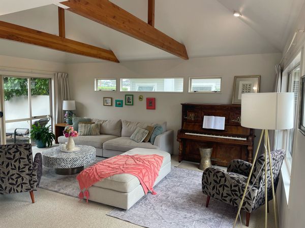 Large Beach Family House in Milford Auckland. Now looking for King's bday and Matariki Holidays!