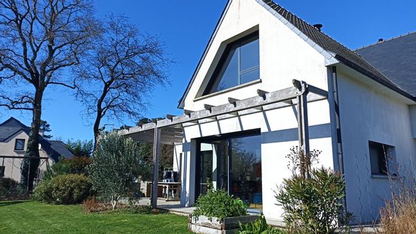 Lumineuse  maison à 10 minutes de la mer.