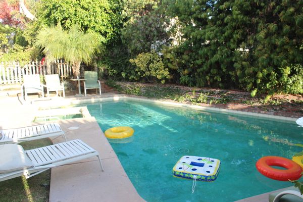 Beautiful 4 bd/3 ba Santa Monica home w/ pool, jacuzzi, steam rm, gym