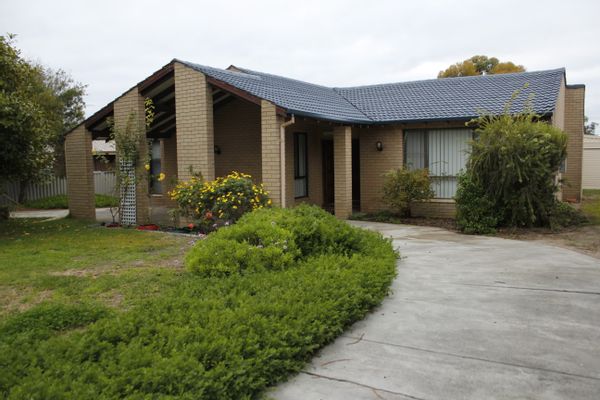 Family holiday home close to safe and quiet beach and on the doorstep to the states premier wine region