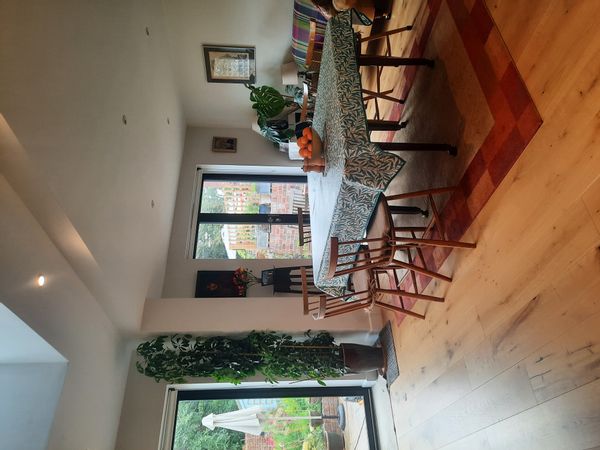 Three bedroom house close to central Oxford and the River Thames