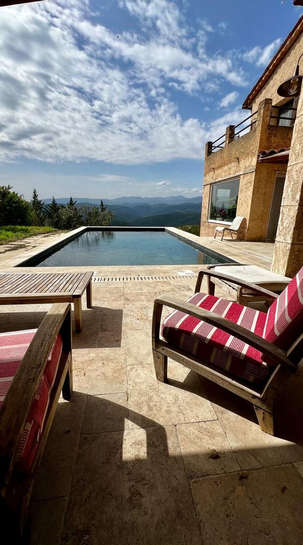 La maison au coeur des mimosas