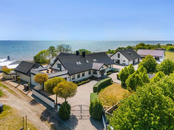 Property of the highest quality on Sweden's southernmost point