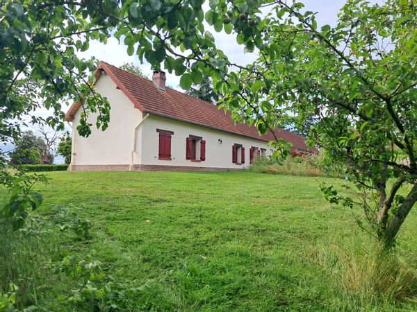 Vue à couper le souffle sur la vallée – maison au calme en Normandie