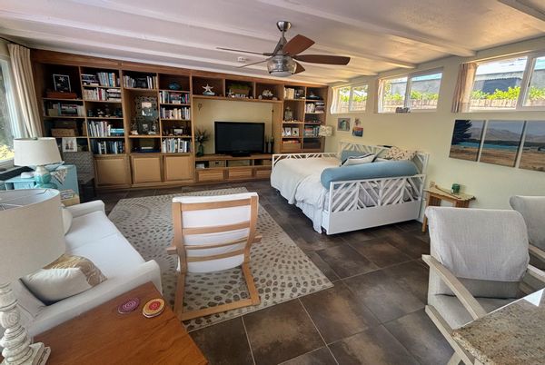 Fully-furnished pool-house studio apartment