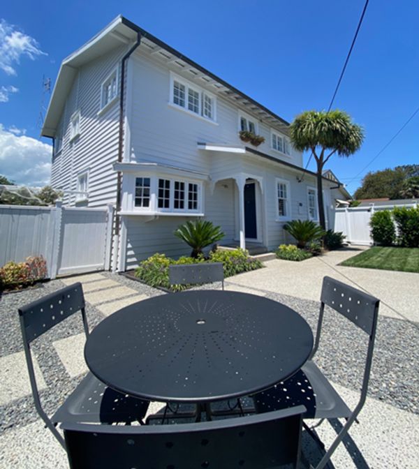 Spacious Haven in Devonport