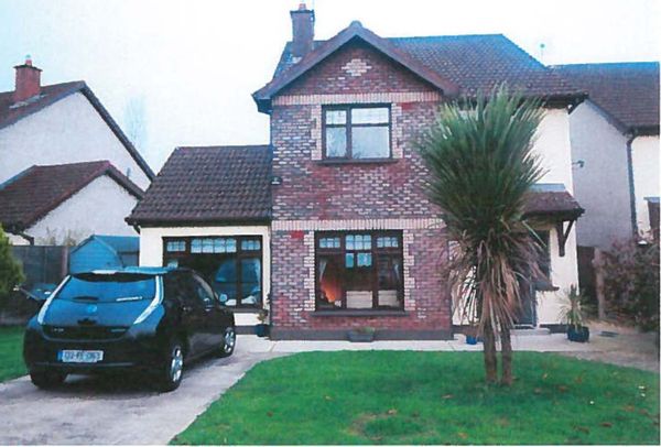 4 bed detached house with garden  (just 30 mins from Shannon airport)