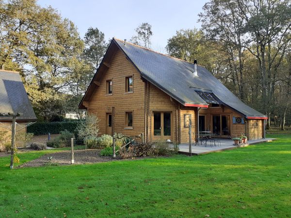 Home in Saint-Benoît-La-Forêt