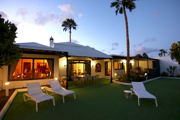 LUXURY OCEANFRONT VILLA IN ECO-PARADISE!!