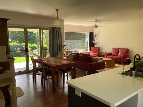 Beautiful house near rain-forest and beaches