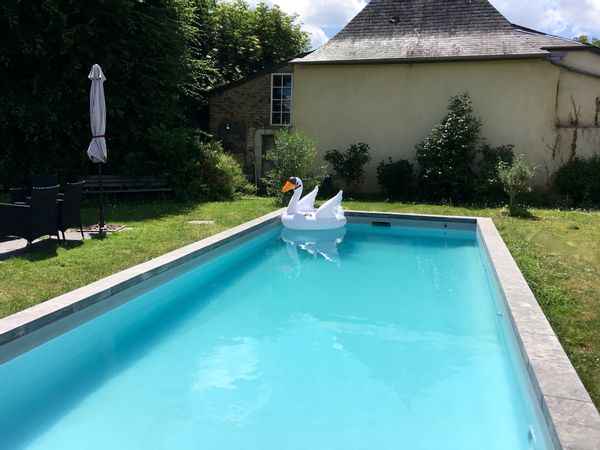 Le petit Vigneau, piscine et spa.